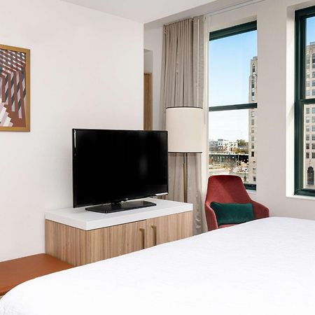 Hilton Garden Inn Flint Downtown Εξωτερικό φωτογραφία