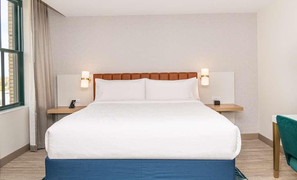 Hilton Garden Inn Flint Downtown Δωμάτιο φωτογραφία